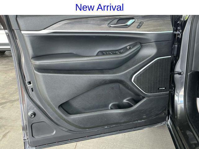 Photo of 2021 Baltic Gray Metallic Clearcoat Jeep Grand Cherokee L