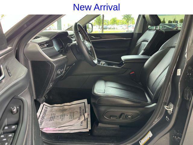 Photo of 2021 Baltic Gray Metallic Clearcoat Jeep Grand Cherokee L