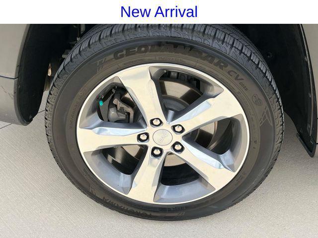 Photo of 2021 Baltic Gray Metallic Clearcoat Jeep Grand Cherokee L