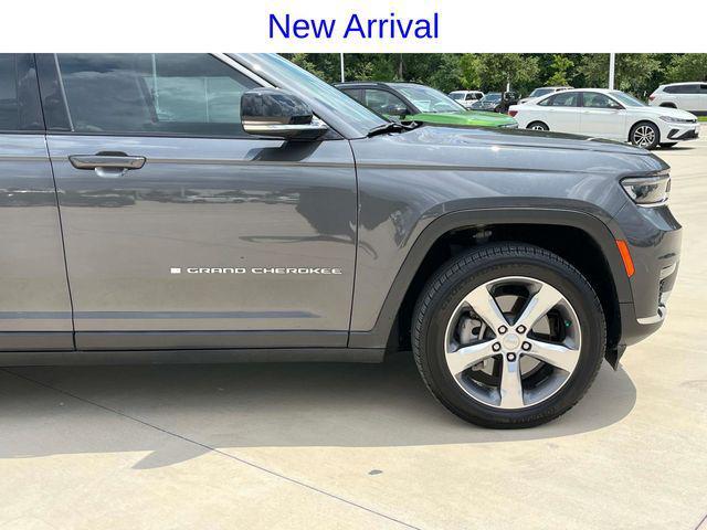 Photo of 2021 Baltic Gray Metallic Clearcoat Jeep Grand Cherokee L