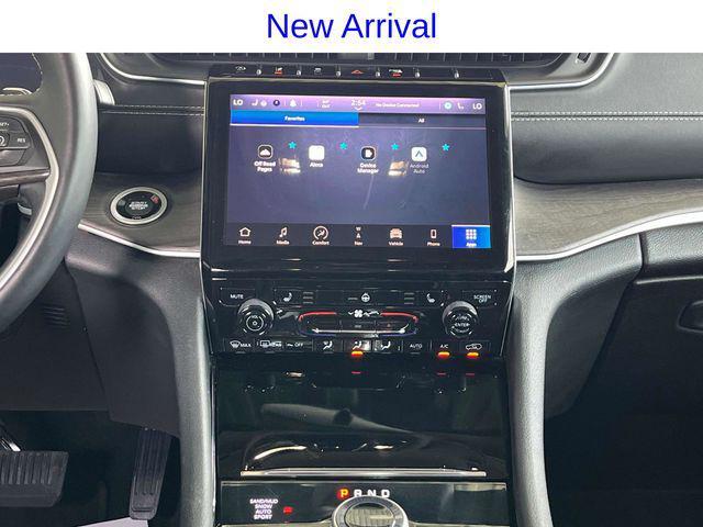 Photo of 2021 Baltic Gray Metallic Clearcoat Jeep Grand Cherokee L