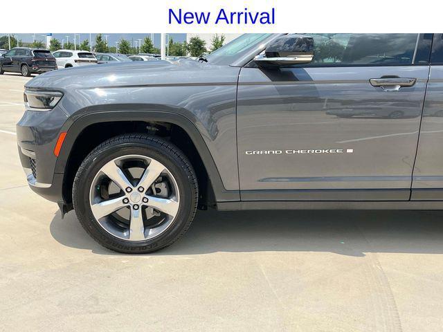 Photo of 2021 Baltic Gray Metallic Clearcoat Jeep Grand Cherokee L