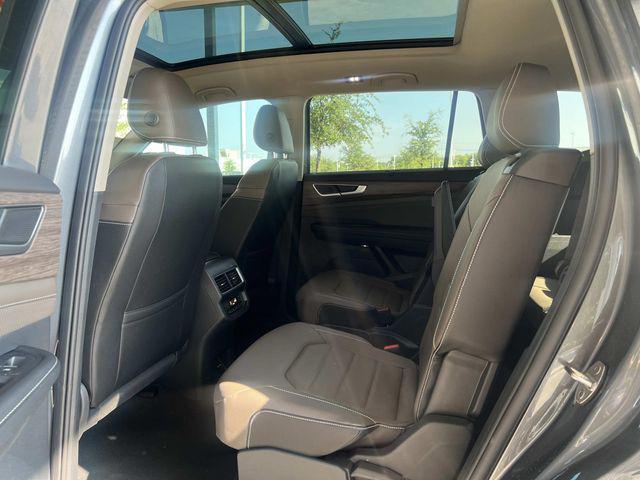 Photo of 2025 Platinum Gray Metallic Volkswagen Atlas
