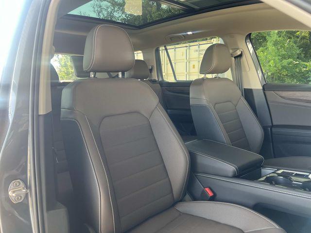 Photo of 2025 Platinum Gray Metallic Volkswagen Atlas