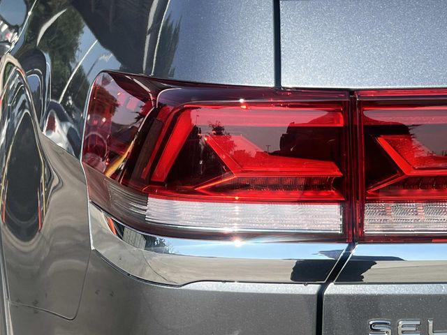 Photo of 2025 Platinum Gray Metallic Volkswagen Atlas
