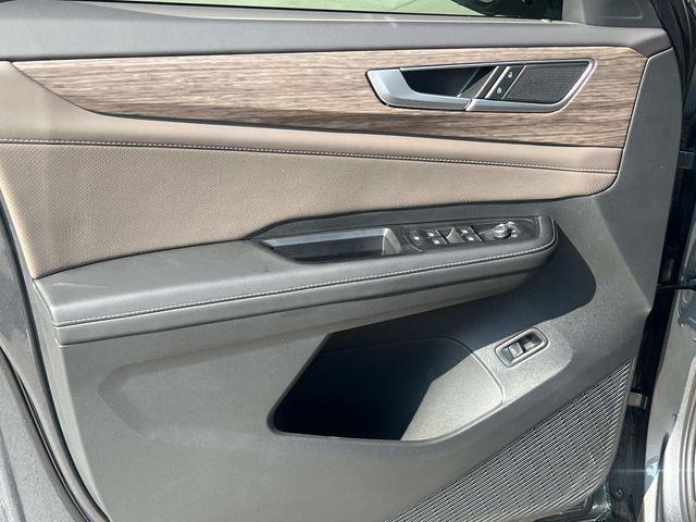 Photo of 2025 Platinum Gray Metallic Volkswagen Atlas