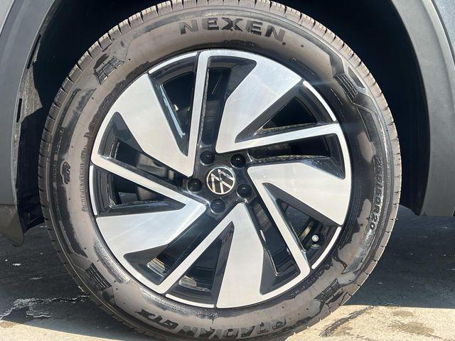 Photo of 2025 Platinum Gray Metallic Volkswagen Atlas