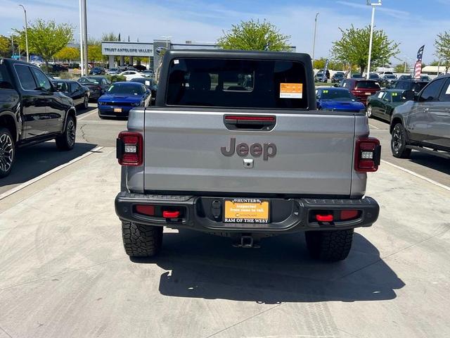 Photo of 2020 Billet Silver Metallic Clearcoat Jeep Gladiator