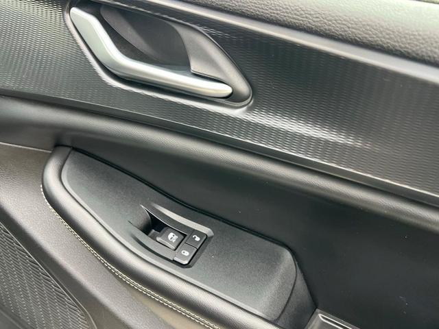 Photo of 2023 Metallic Jeep Grand Cherokee L