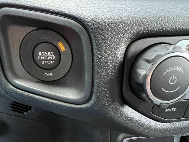 Photo of 2025 Granite Crystal Clearcoat Metallic Jeep Gladiator