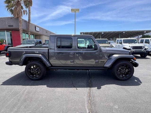 Photo of 2025 Granite Crystal Clearcoat Metallic Jeep Gladiator
