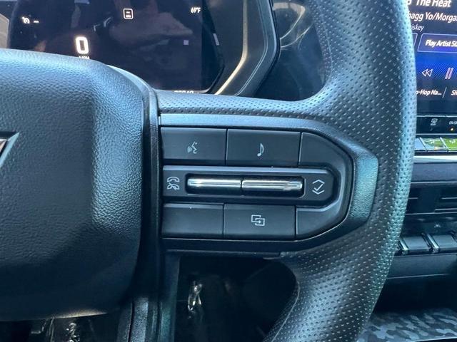 Photo of 2024 Summit White Chevrolet Colorado