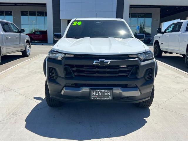 Photo of 2024 Summit White Chevrolet Colorado