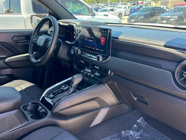 Photo of 2024 Summit White Chevrolet Colorado