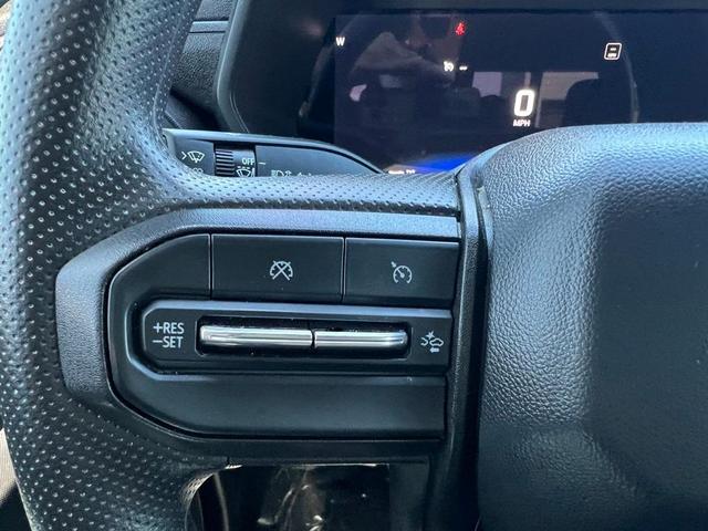Photo of 2024 Summit White Chevrolet Colorado