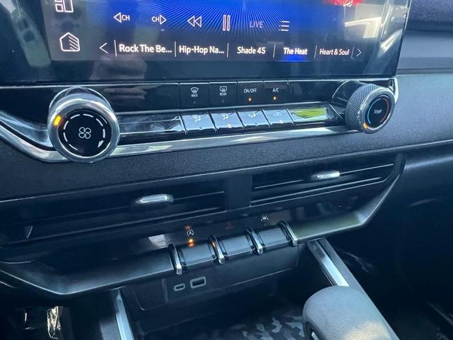 Photo of 2024 Summit White Chevrolet Colorado