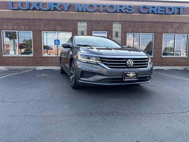 Photo of 2022 Platinum Gray Metallic Volkswagen Passat