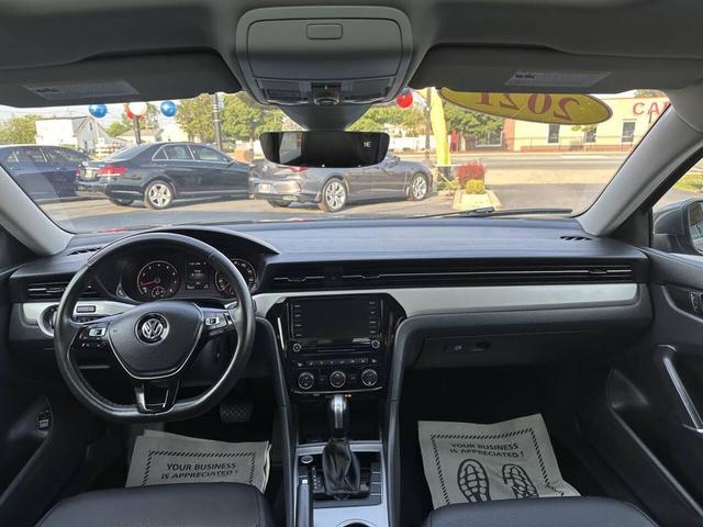 Photo of 2022 Platinum Gray Metallic Volkswagen Passat