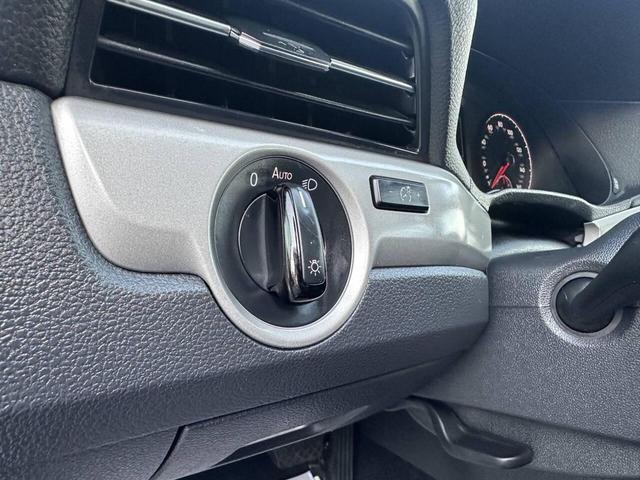 Photo of 2022 Platinum Gray Metallic Volkswagen Passat