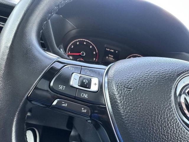 Photo of 2022 Platinum Gray Metallic Volkswagen Passat