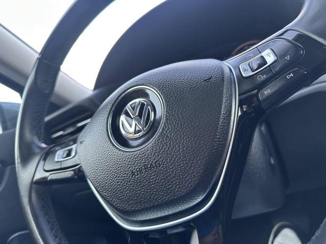 Photo of 2022 Platinum Gray Metallic Volkswagen Passat