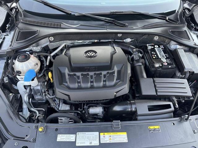 Photo of 2022 Platinum Gray Metallic Volkswagen Passat