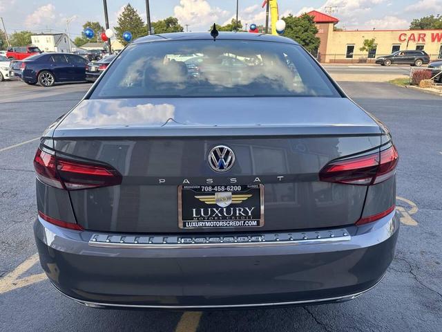 Photo of 2022 Platinum Gray Metallic Volkswagen Passat