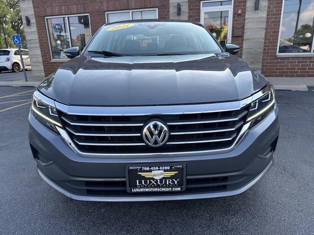Photo of 2022 Platinum Gray Metallic Volkswagen Passat