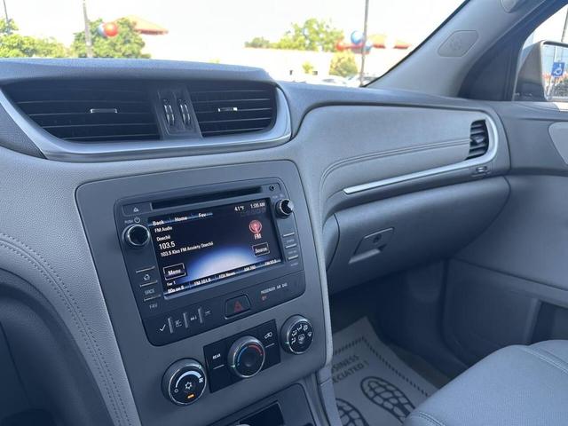 Photo of 2017 Silver Ice Metallic Chevrolet Traverse