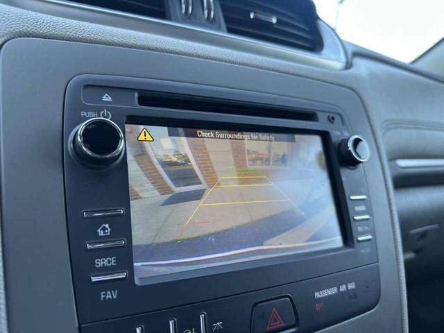 Photo of 2017 Silver Ice Metallic Chevrolet Traverse