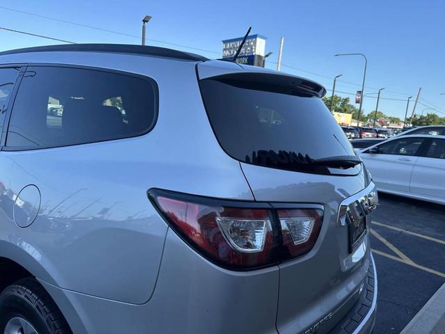 Photo of 2017 Silver Ice Metallic Chevrolet Traverse