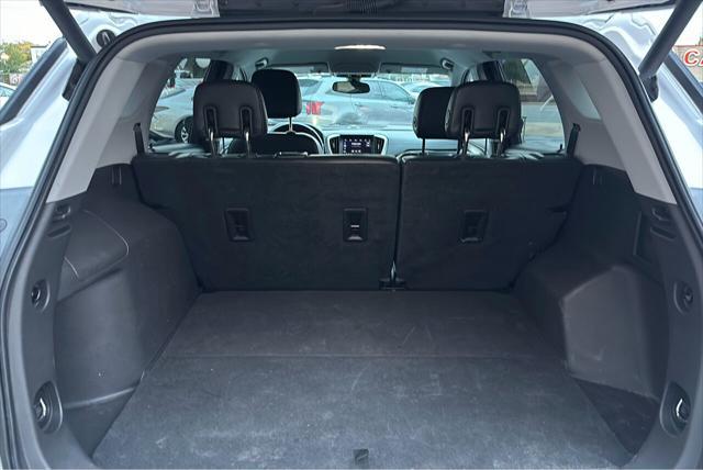 Photo of 2019 Summit White GMC Terrain