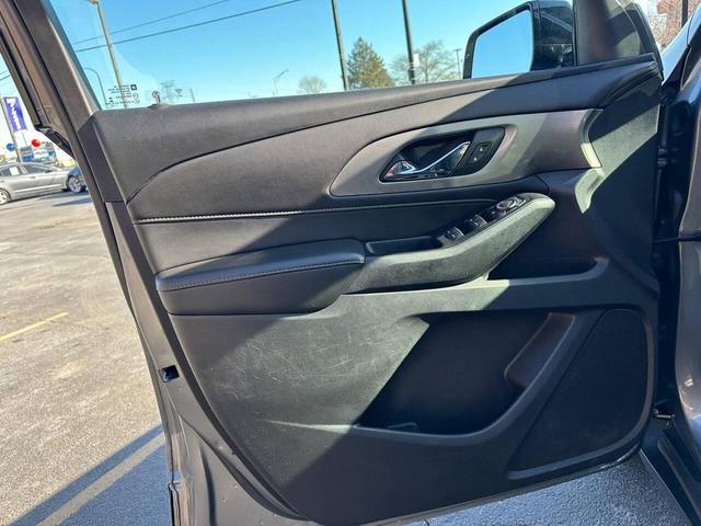 Photo of 2018 Gray Chevrolet Traverse