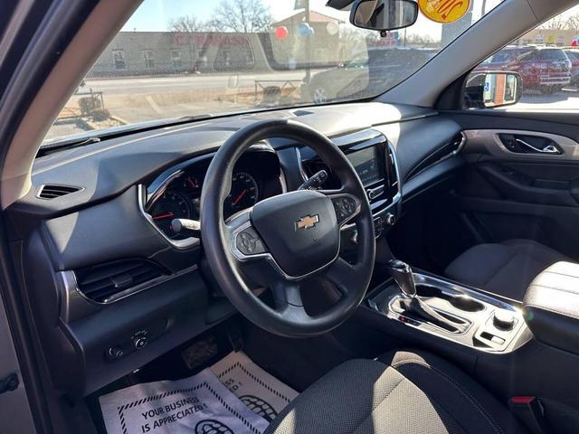 Photo of 2018 Gray Chevrolet Traverse