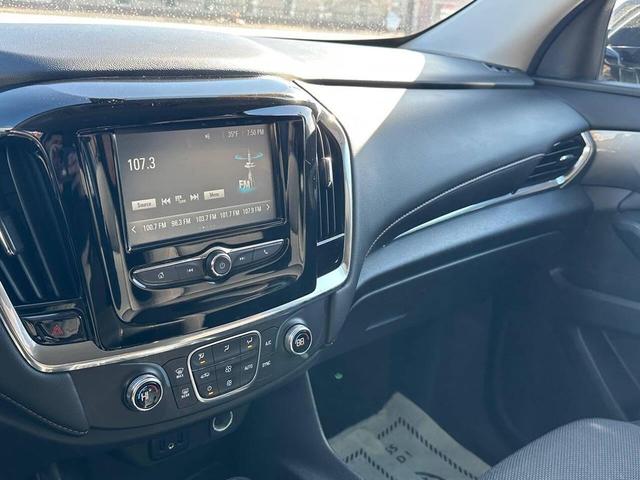 Photo of 2018 Gray Chevrolet Traverse