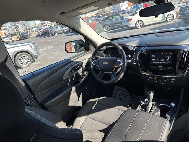 Photo of 2018 Gray Chevrolet Traverse