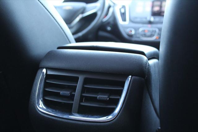 Photo of 2017 Pewter Chevrolet Malibu