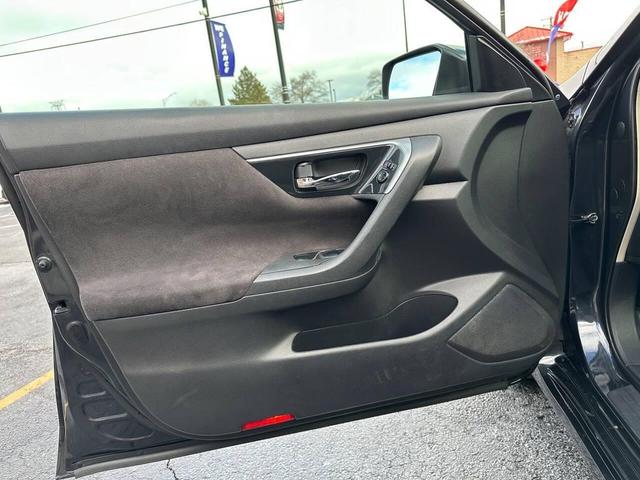 Photo of 2013 Charcoal Nissan Altima