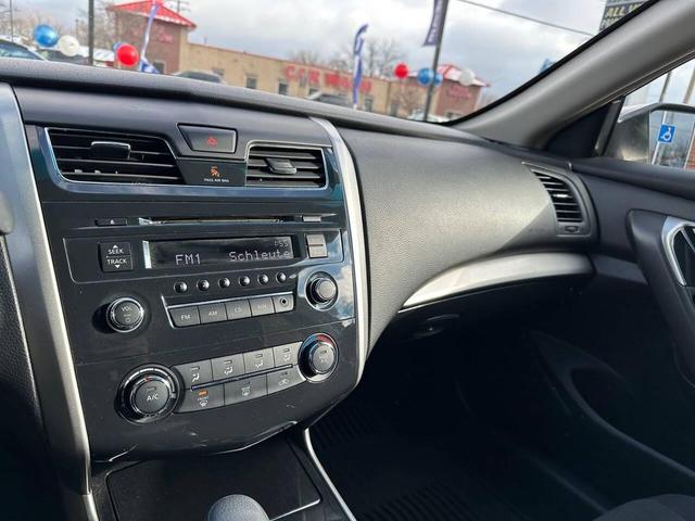 Photo of 2013 Charcoal Nissan Altima