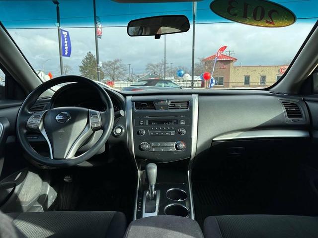 Photo of 2013 Charcoal Nissan Altima