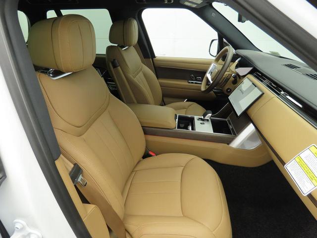 Photo of 2025 Ostuni Pearl White Premium Metallic Land Rover Range Rover