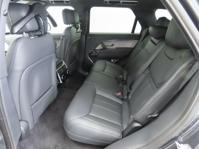 Photo of 2025 Carpathian Grey Premium Metallic Land Rover Range Rover Sport