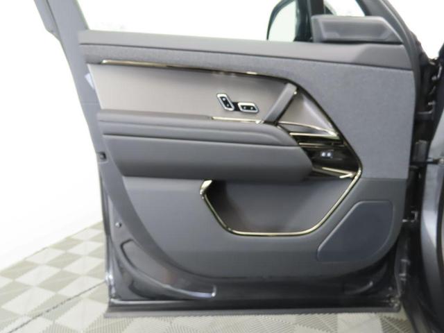Photo of 2025 Carpathian Grey Premium Metallic Land Rover Range Rover Sport