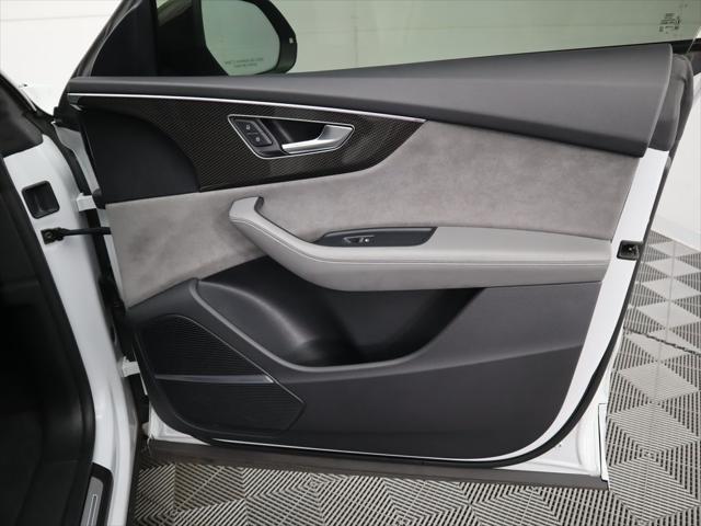 Photo of 2022 Glacier White Audi SQ8