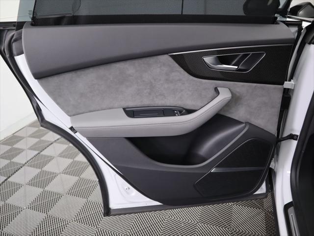 Photo of 2022 Glacier White Audi SQ8