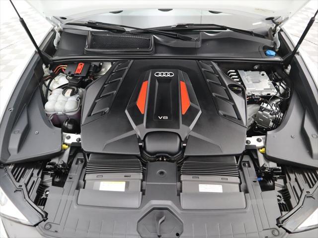 Photo of 2022 Glacier White Audi SQ8