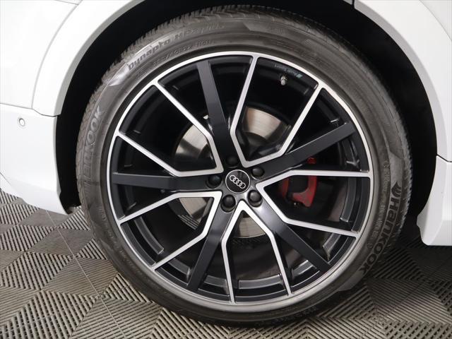Photo of 2022 Glacier White Audi SQ8