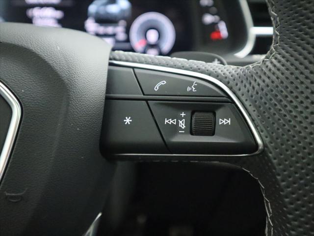 Photo of 2022 Glacier White Audi SQ8