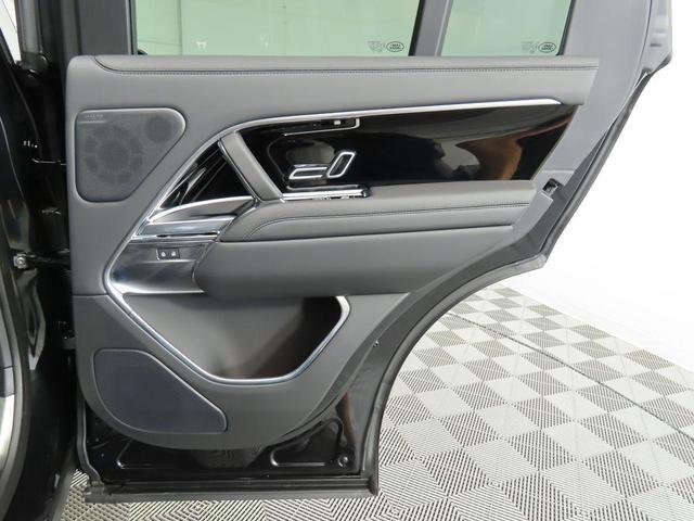 Photo of 2025 Santorini Black Metallic Land Rover Range Rover