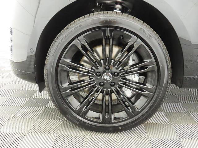 Photo of 2025 Santorini Black Metallic Land Rover Range Rover